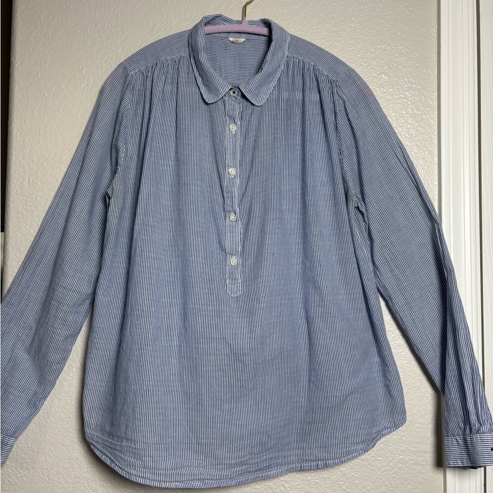 Woman’s J. Crew Lightweight Cotton Blue/White Striped Casual 3/4 Button Down.